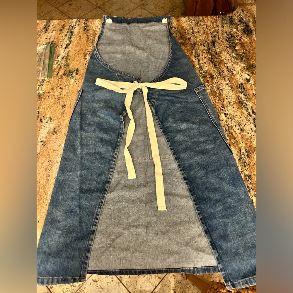 Denim Apron - Picture 2 of 4